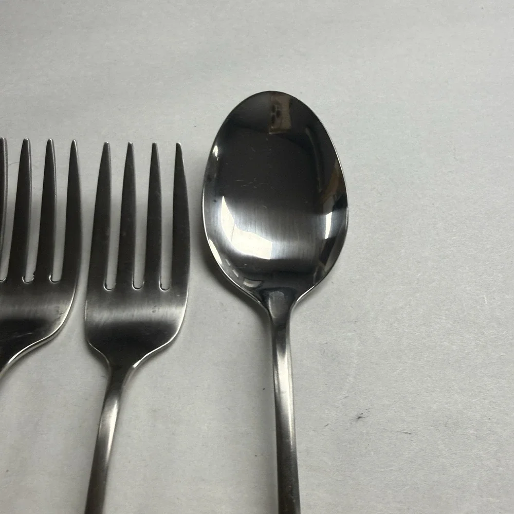 Oneida Community Patrick Henry 3 Salad Forks 1 Soup Spoon Stainless Flatware